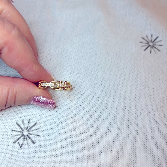 Crystal Clip Ring by Treasured Jewels *NWOT* - Picture 4 of 5